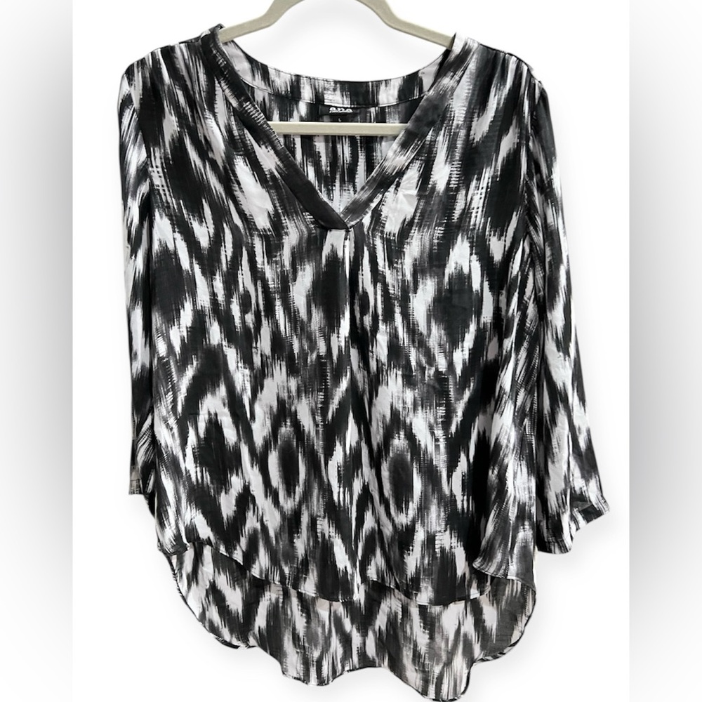 A.N.A. Women’s Blouse - Size Large - black and white - B-neck EUC